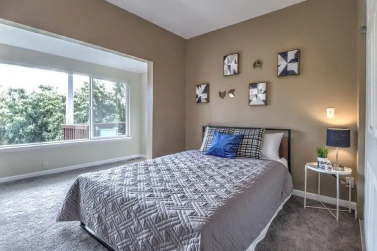 Renovated 2BR Lake View Condo