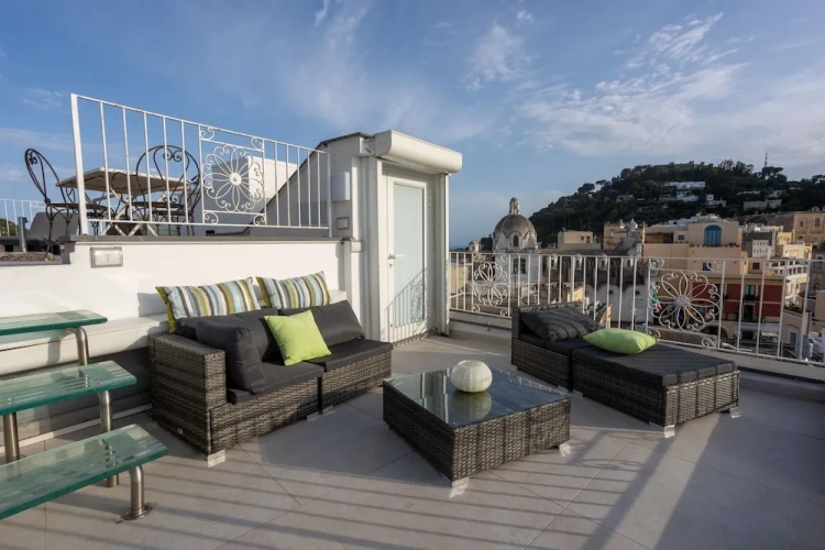 1 Bedroom Deluxe Apartment
