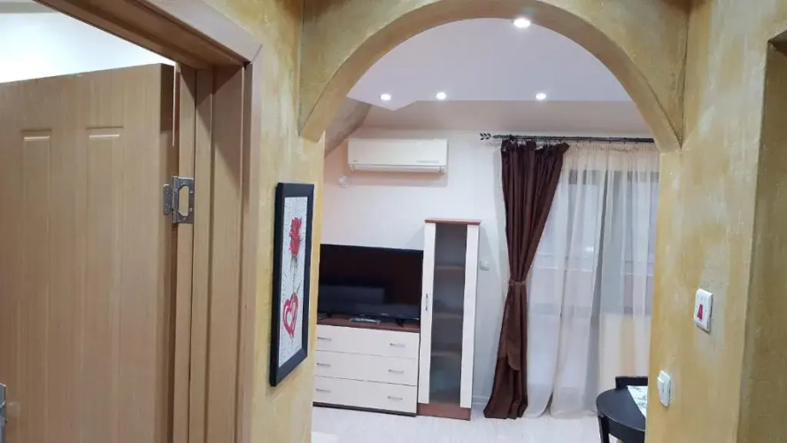 Yana Apartments