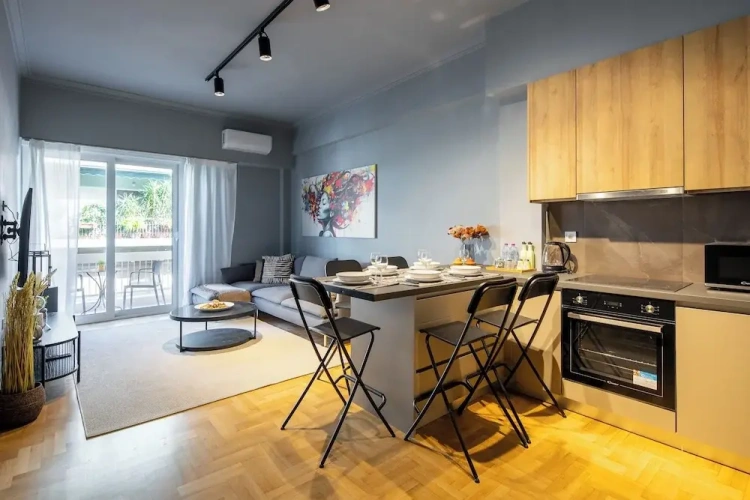 3 Bedrooms Apartment