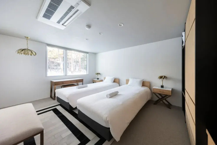 The Moo by The Hakuba Collection