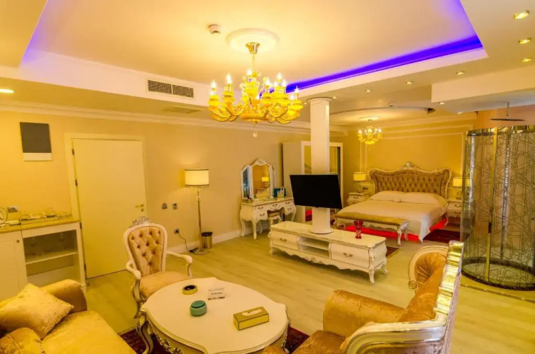 Phoenicia Royal