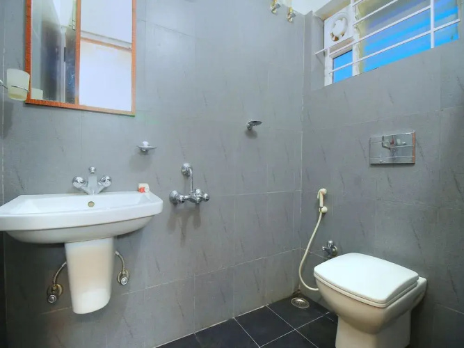 Oyo 15478 Lalana Residency