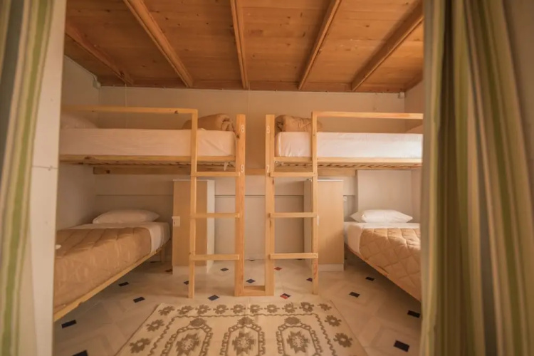 Mosaic Home - Hostel
