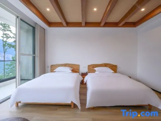 Standard Twin room with balcony and with view