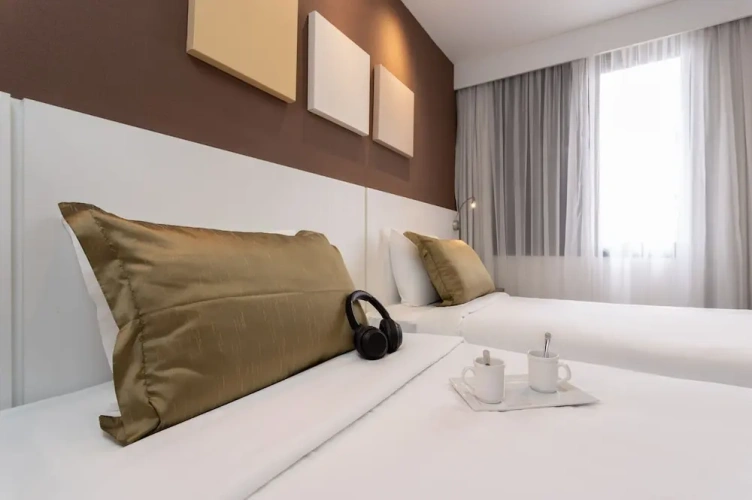 Standard Twin Suite