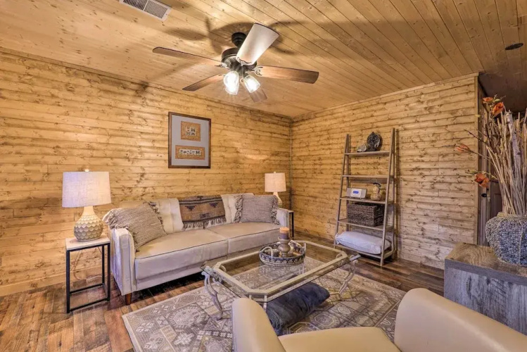 Charming Log Cabin at Double JJ Ranch Resort!
