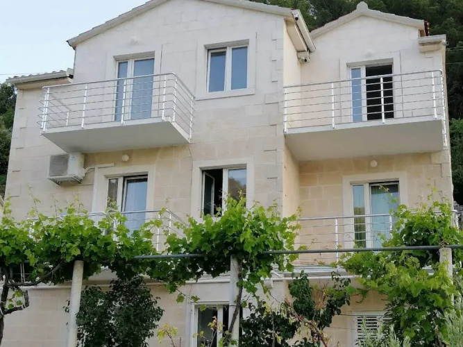 Apartments Kalajžić St - Brač