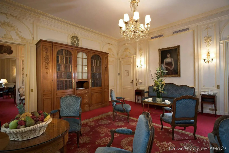 Hotel Raphael