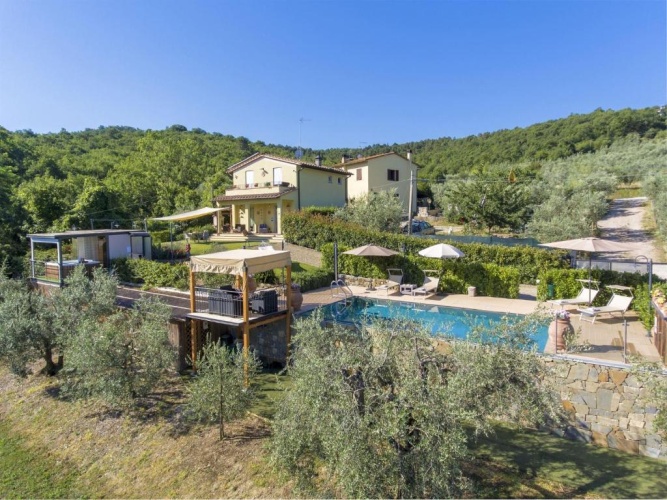 3 Bedrooms Villa