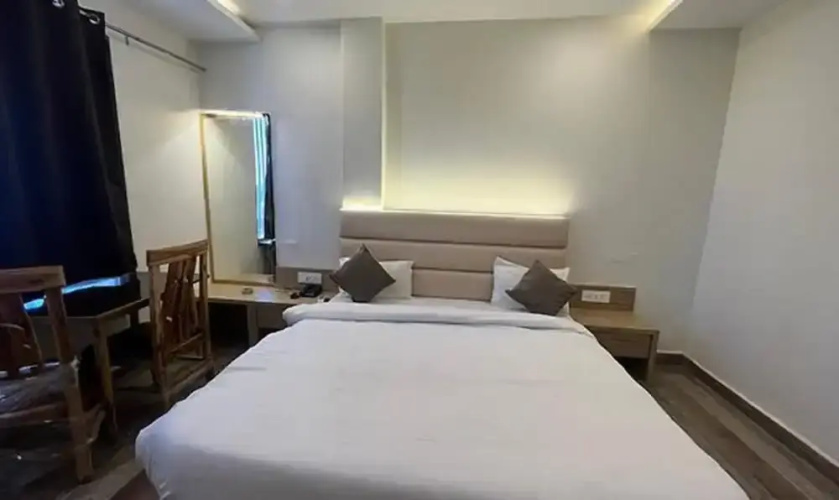 FabHotel Prakash