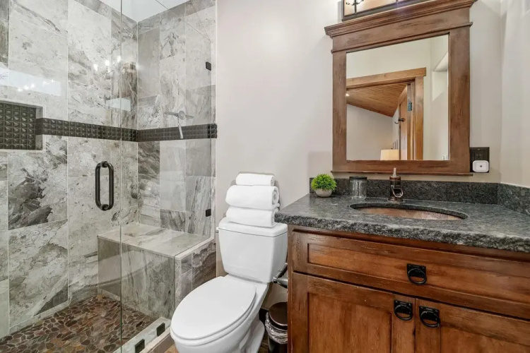 108 - Rustic Ridge Manor