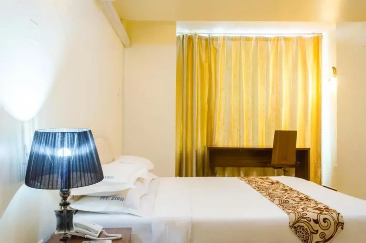 Deluxe Single room