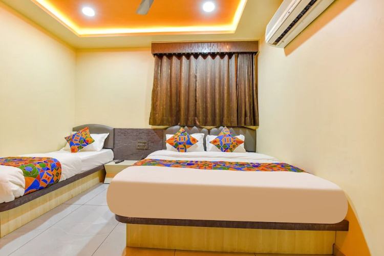 Fabhotel Max Inn