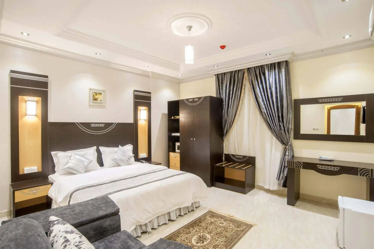 Al Ezzah Palace Hotel Suites