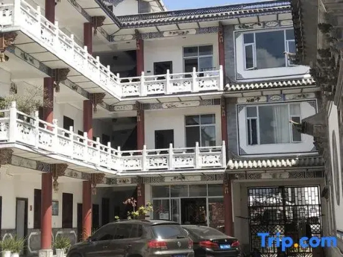 Dali Tower Beiyuan Inn