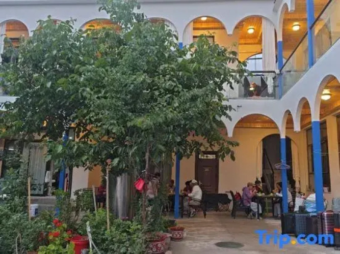 Nalati Lunmen Inn