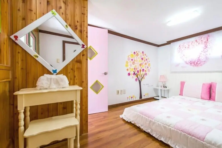 Sunny Junny Pension