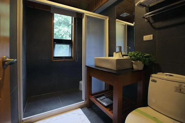 Comfort room
