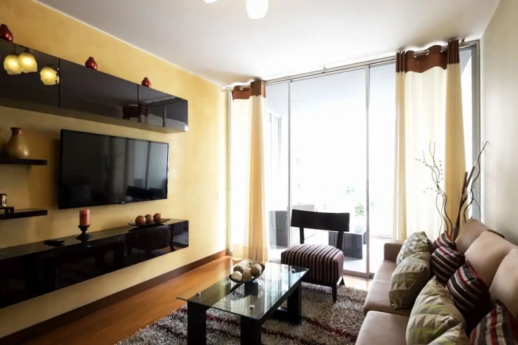 2 Bedrooms Apartment