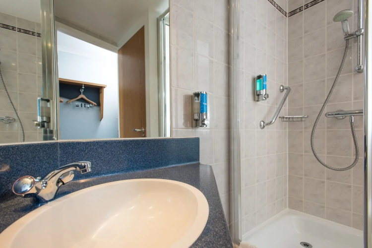 Holiday Inn Express Swindon - West M4, Jct 16 photo 12