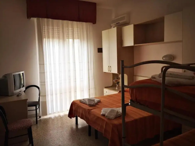 Lively Hotel