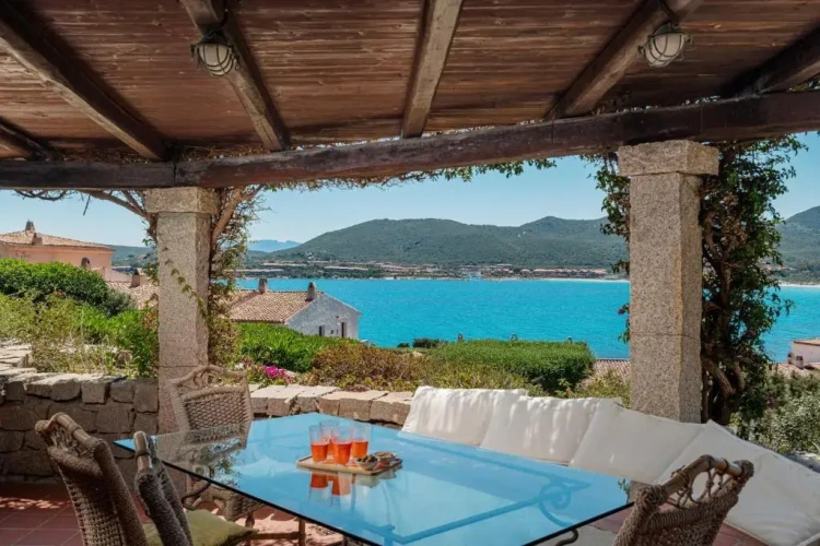 Apartment with sea view