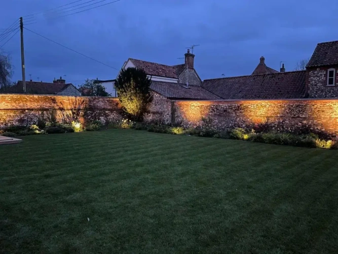 6 Bedrooms Cottage