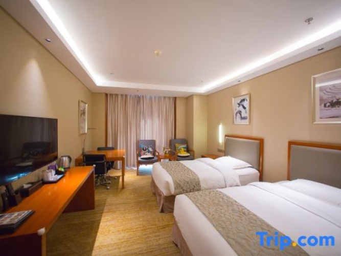Quadruple Family Suite