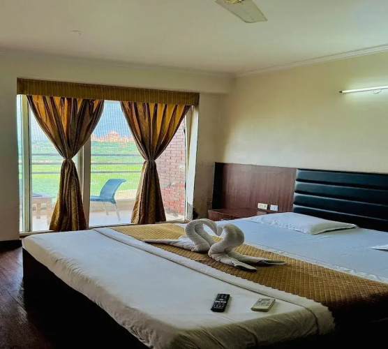 Hotel Raj Villa