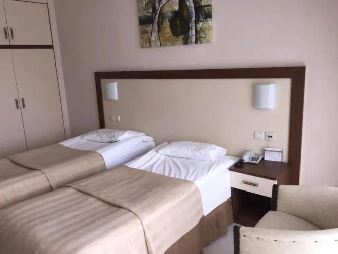 Standard Room Low Coast room