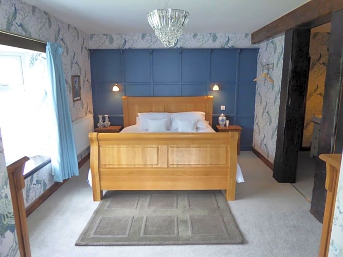 Deluxe Double Suite