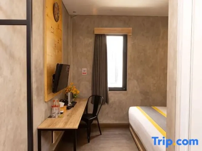 Deluxe Double room with city view