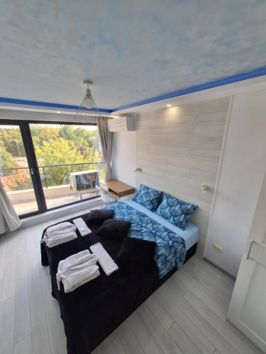 Cloud 6 -Top Center,360° view,Free private parking
