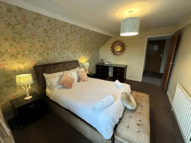 Pine Lodge Hotel & Restaurant Mansfield