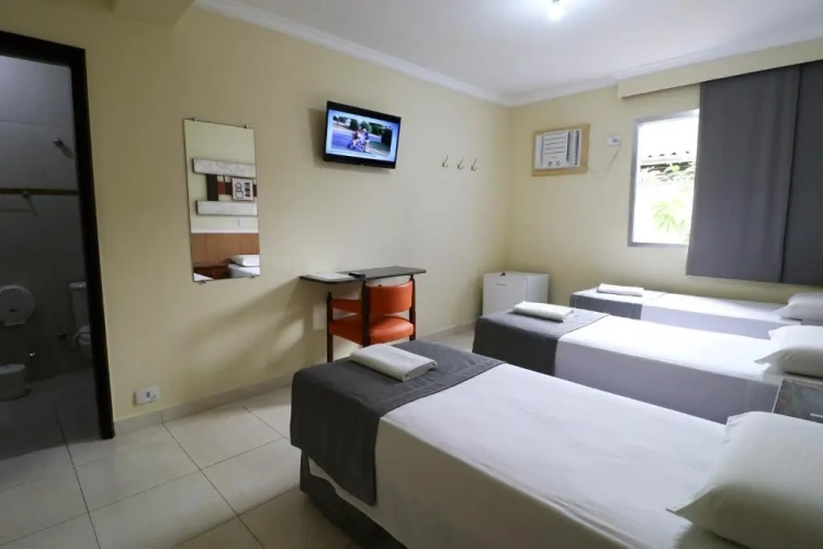 Standard Triple room
