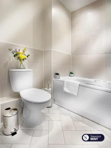 Wokingham - 2 Bed House with Garden