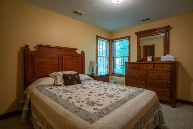 Hawthorne Lodge