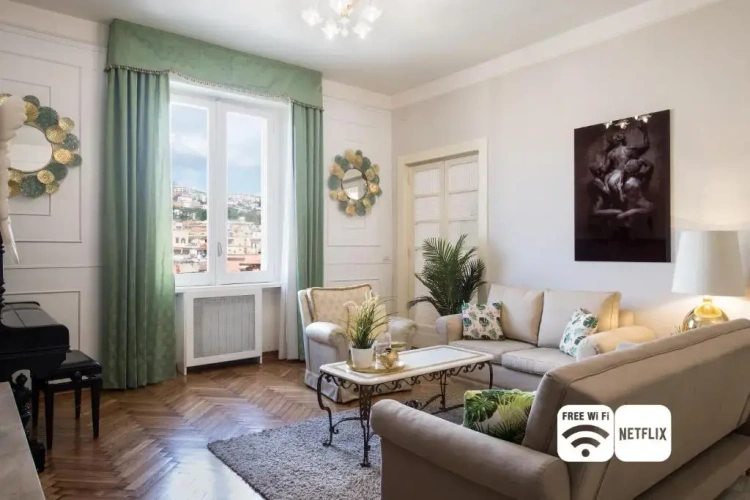Deluxe Apartment
