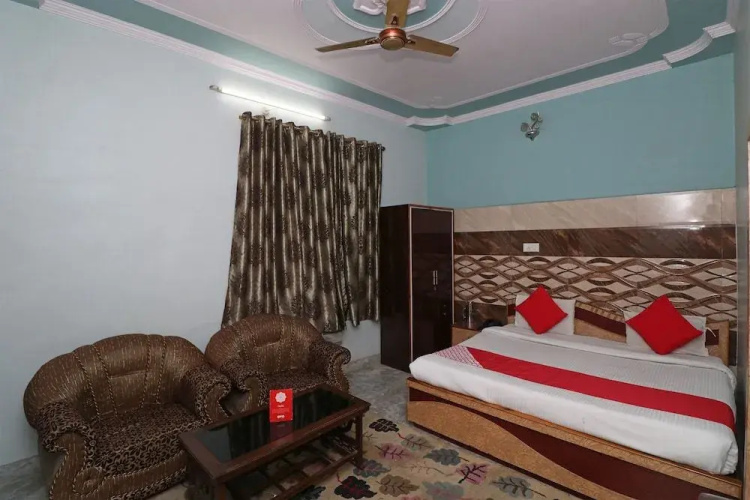 OYO 29309 Hotel Taj Palace