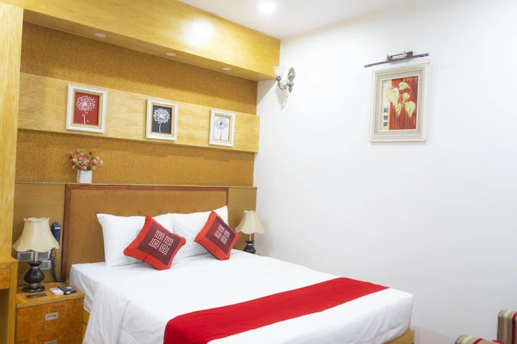 Moon Hotel