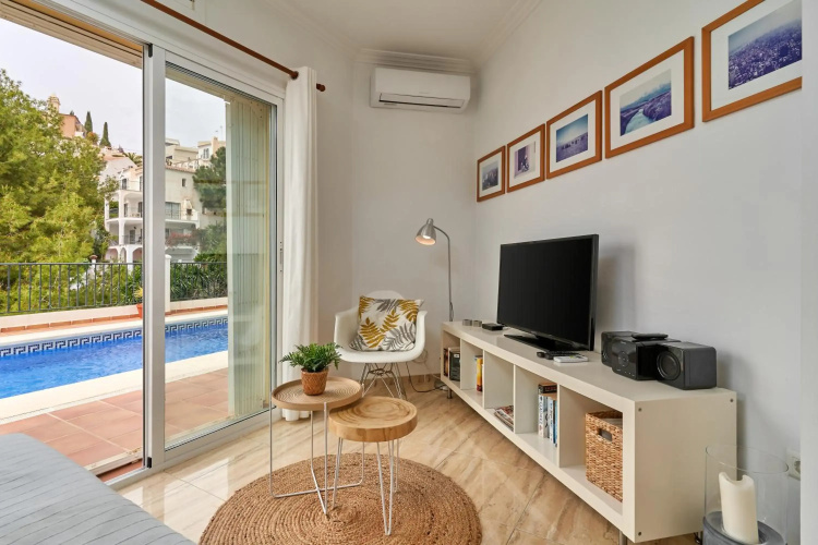 Apartment with private pool