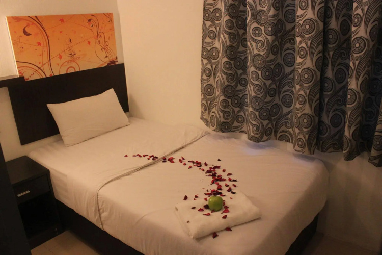 Apple 1 Hotel Queensbay
