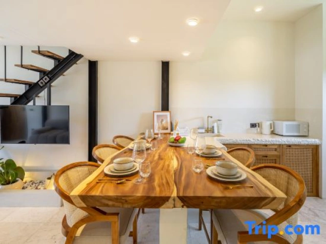 2 Bedrooms Apartment with pool view