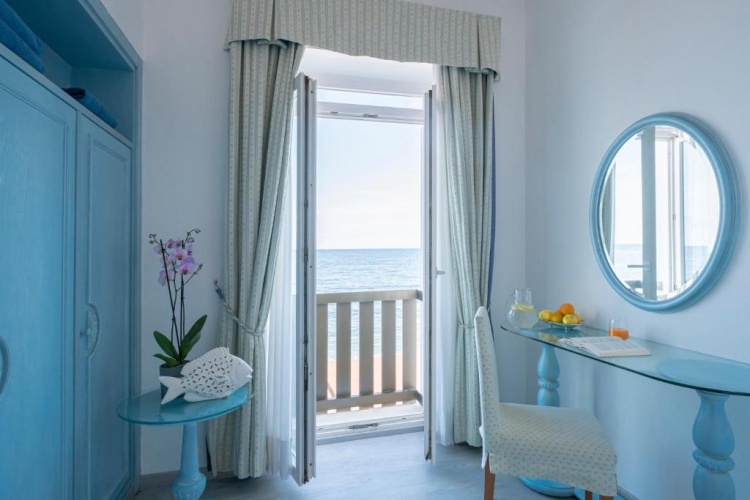 Standard Double room with balcony and with sea view
