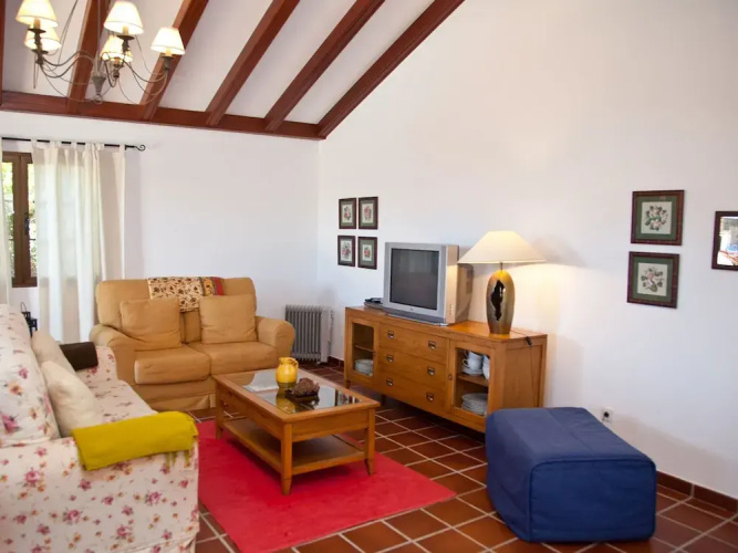 Spacious Villa in San Bartolomé With Swimming Pool