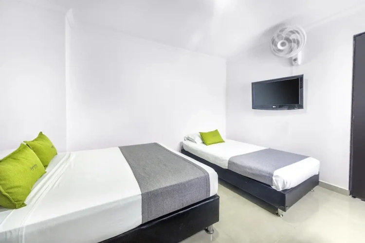 Standard Triple room
