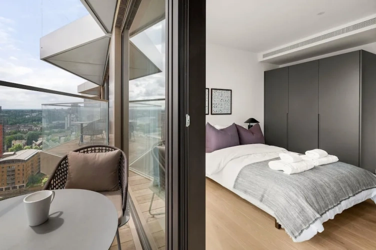 2 Bedrooms Apartment