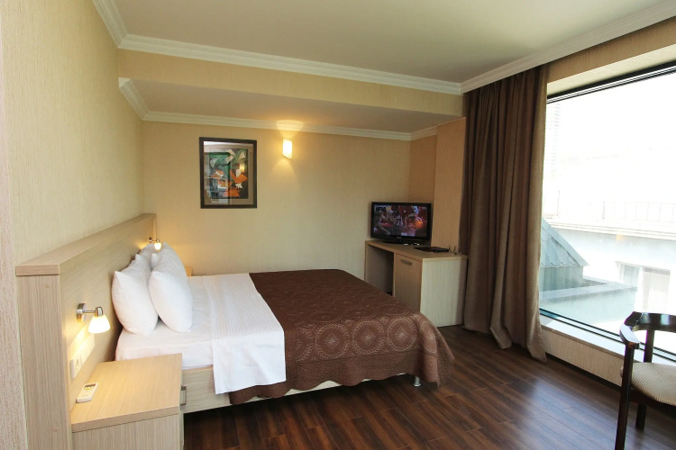 Batesta Hotel