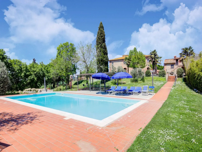 Typical Tuscan farmhouse with swimming pool and A/C